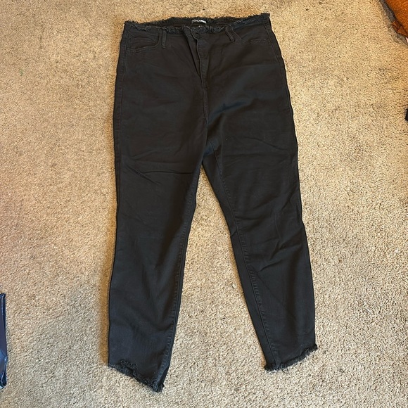 Fashion Nova Distressed waist and ends jeans - Picture 1 of 5